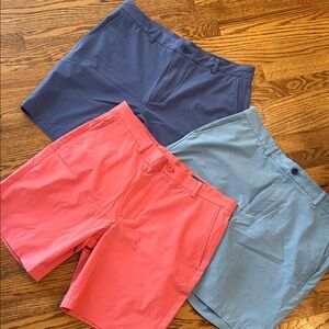 Vineyard Vines 7” Breaker Performance Shorts (3)